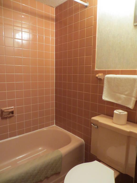 Midtown Western Inn - Карні Номер фото